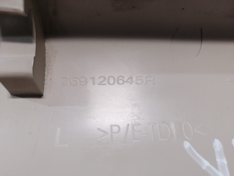 Logan №40 обшивка передней стойки левая