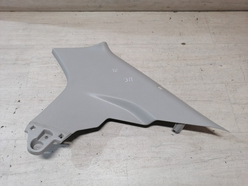 Logan №40 обшивка задней стойки верхняя правая
