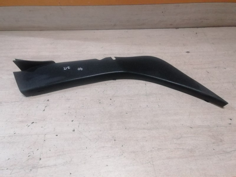 Logan №40 обшивка задней стойки нижняя правая