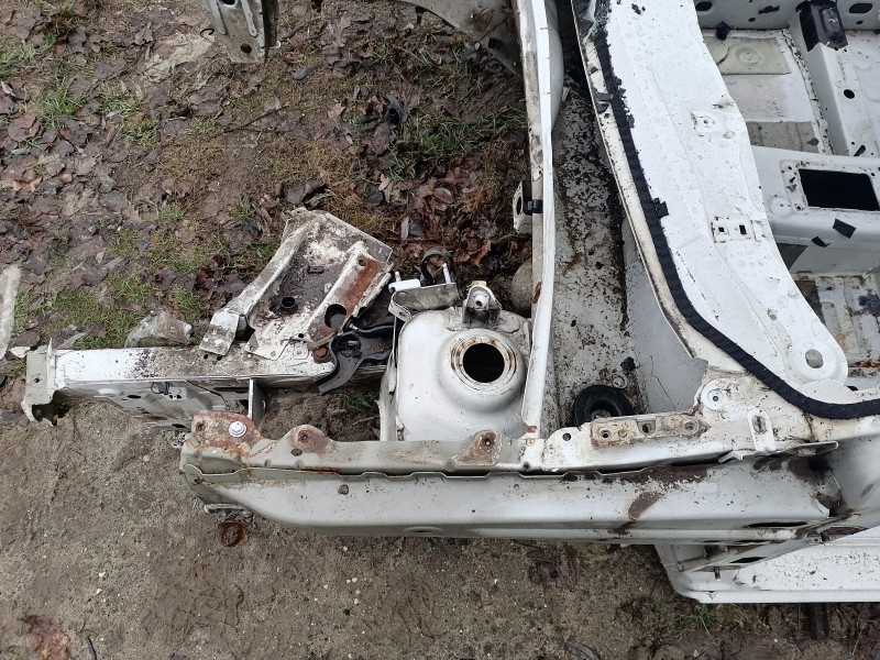 Logan №40 лонжерон левый деф