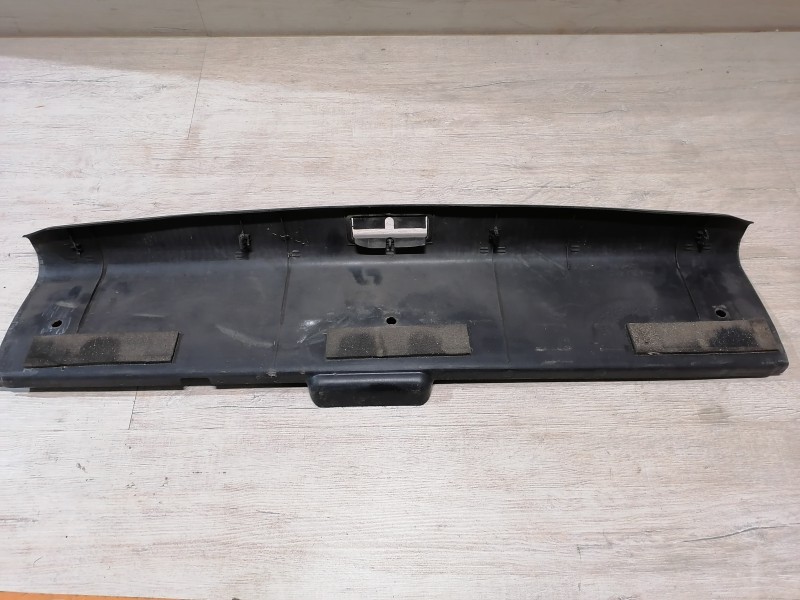 Accent №4 обшивка задней панели накладка