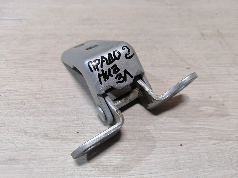 Prado 150 №2 петля двери задняя левая нижняя