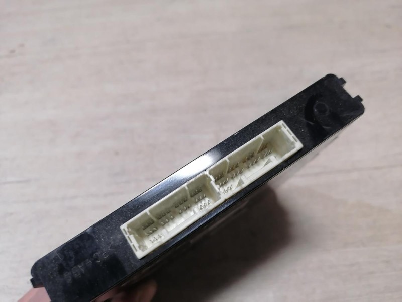 Prado 150 №2 блок управления электронный 8968160020 деф