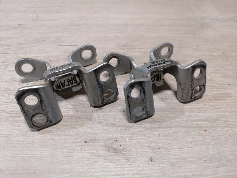 Prado 150 №2 петля крышки двери багажника