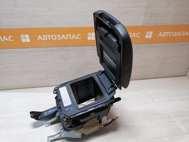 Prado 150 №2 подлокотник с холодильником