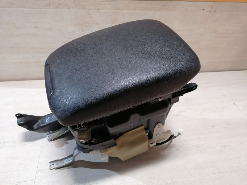 Prado 150 №2 подлокотник с холодильником