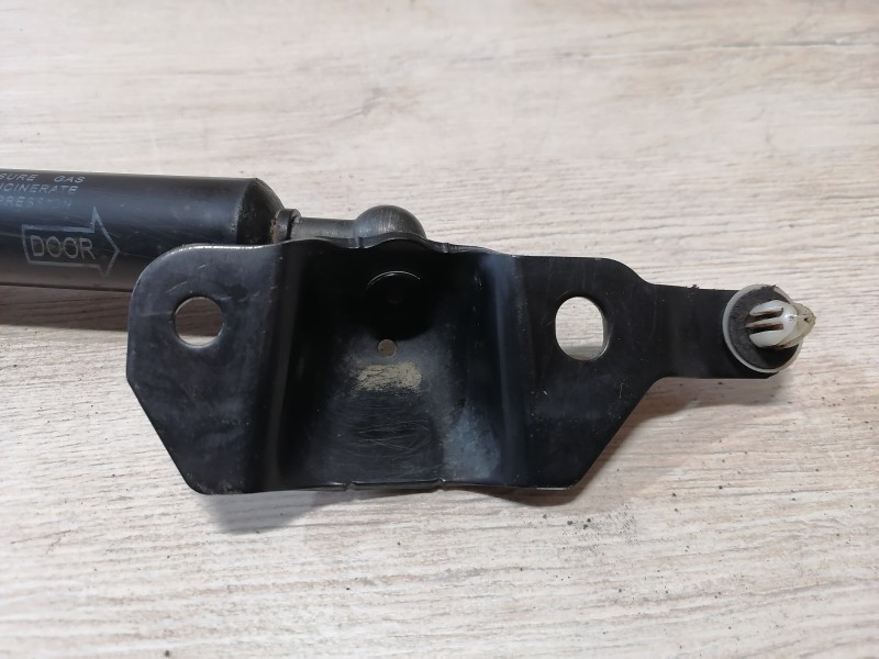 Prado 150 №2 ограничитель двери багажника деф не раб