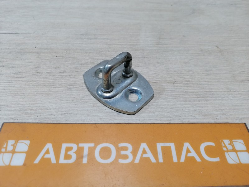 Prado 150 №2 петля замка двери