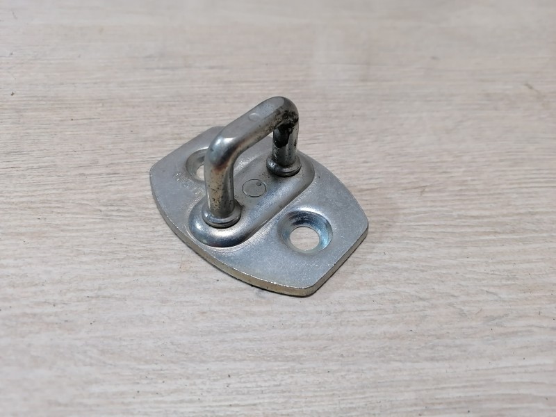 Prado 150 №2 петля замка двери