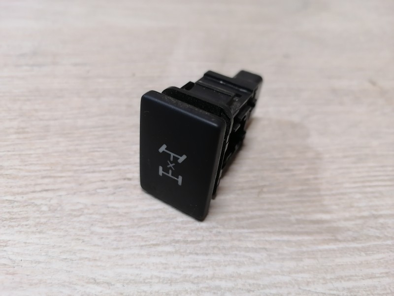 Prado 150 №2 кнопка блокировки межосевого дифференциала