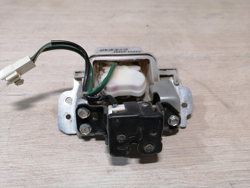 Prado 150 №2 замок стекла багажника