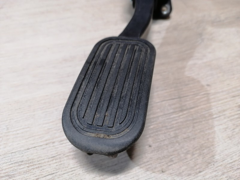 Prado 150 №2 педаль газа