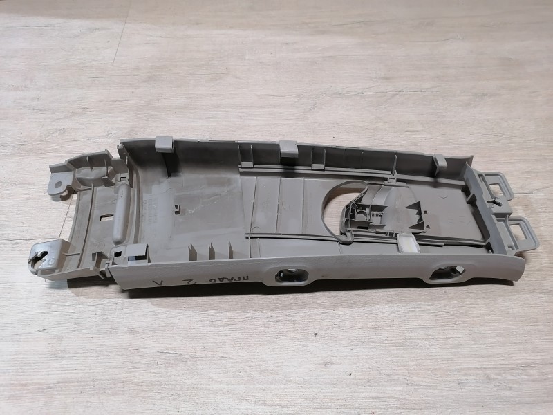 Prado 150 №2 обшивка средней стойки верхняя левая