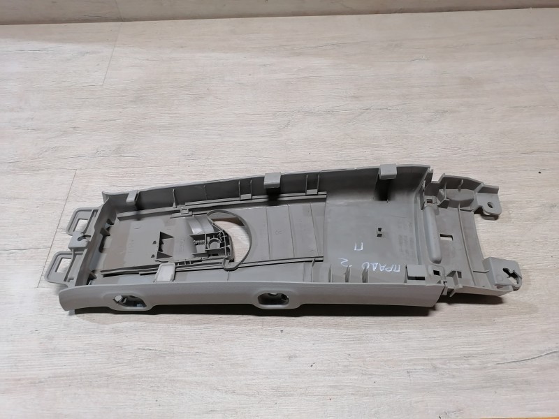 Prado 150 №2 обшивка средней стойки верхняя правая