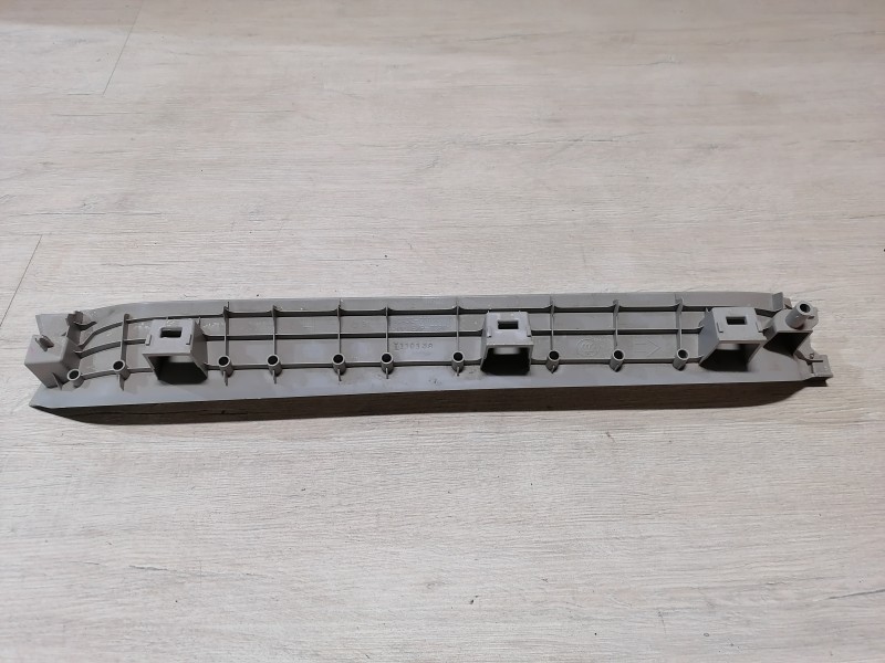 Prado 150 №2 обшивка над форточкой багажника задняя левая