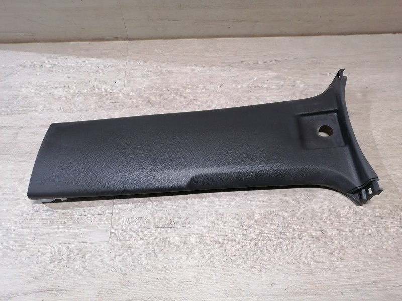 Prado 150 №2 обшивка средней стойки нижняя левая