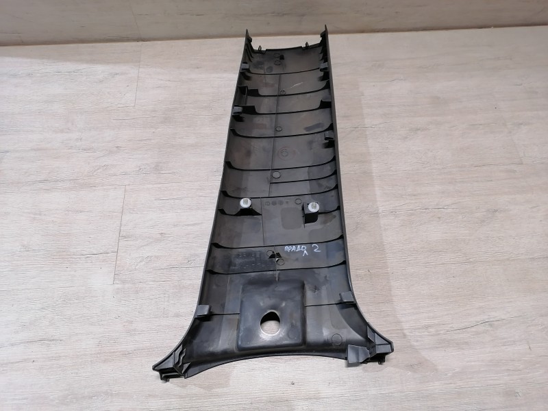 Prado 150 №2 обшивка средней стойки нижняя левая