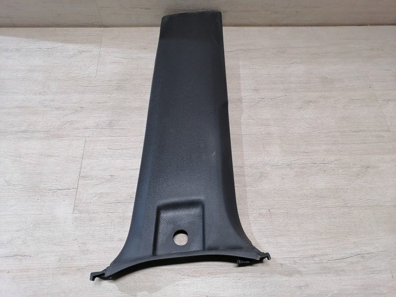 Prado 150 №2 обшивка средней стойки нижняя правая