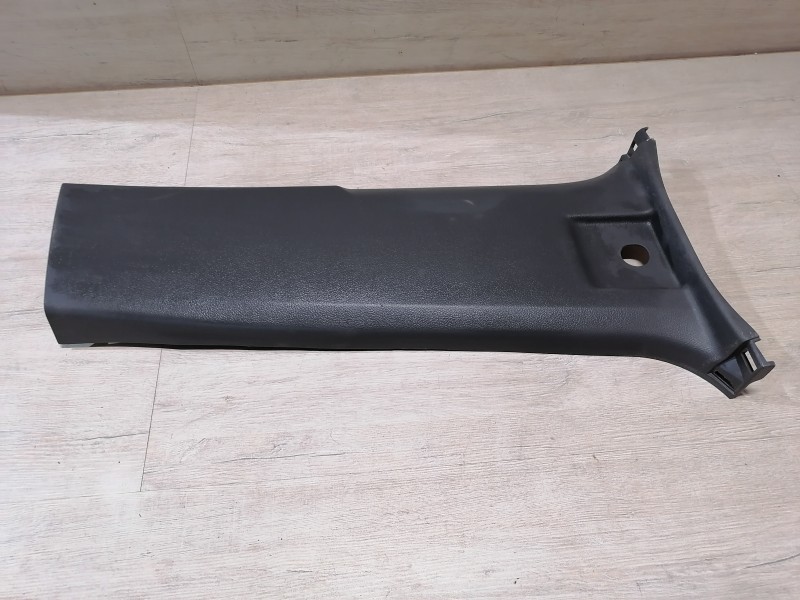 Prado 150 №2 обшивка средней стойки нижняя правая