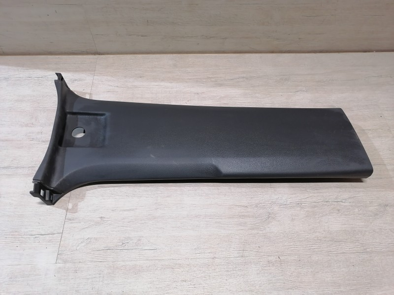 Prado 150 №2 обшивка средней стойки нижняя правая
