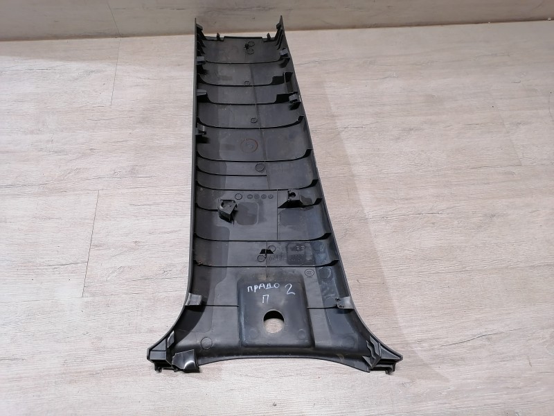 Prado 150 №2 обшивка средней стойки нижняя правая
