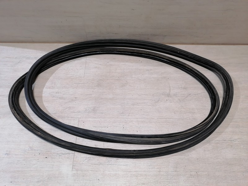 Prado 150 №2 уплотнитель багажника