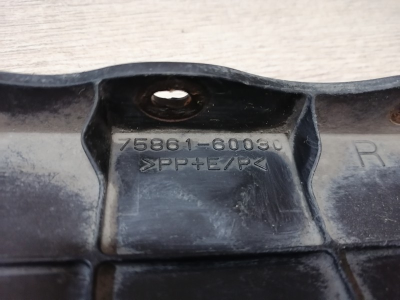 Prado 150 №2 брызговик подножки правый