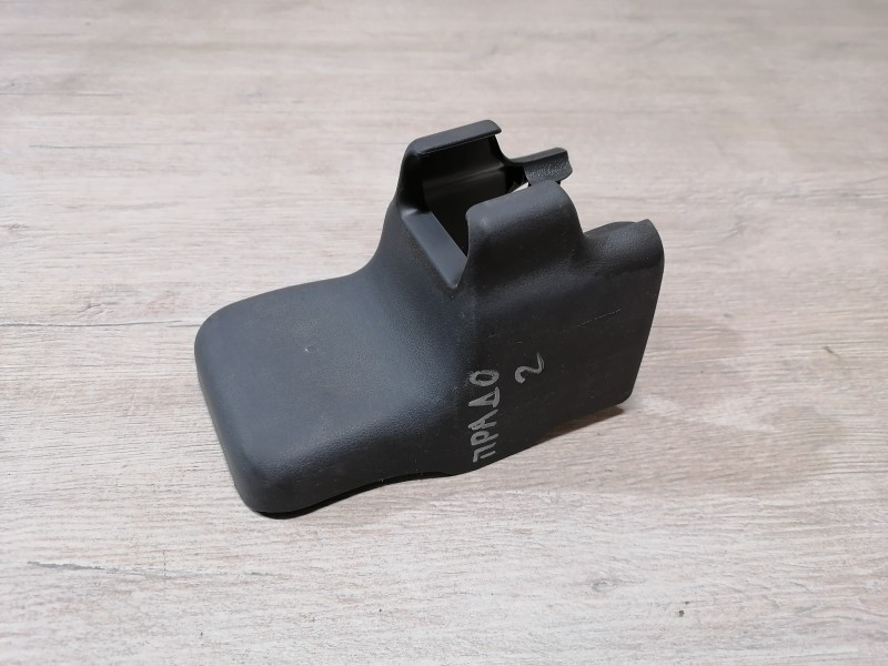 Prado 150 №2 накладка салазок сиденья 7215760150