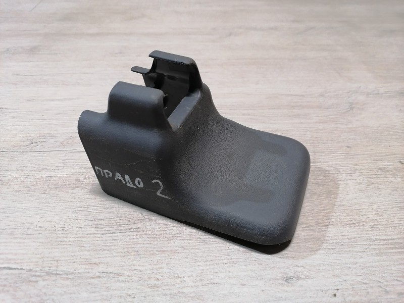 Prado 150 №2 накладка салазок сиденья 7213860080