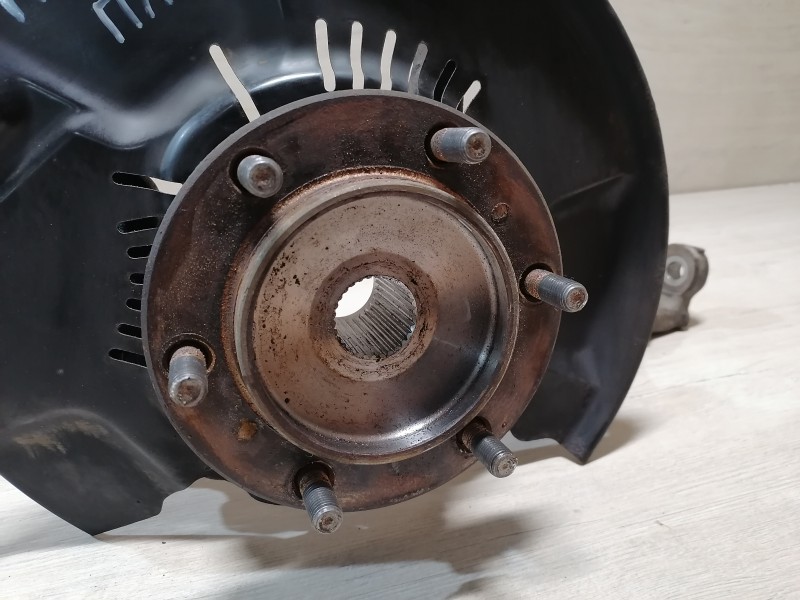 Prado 150 №2 кулак передний левый в сборе