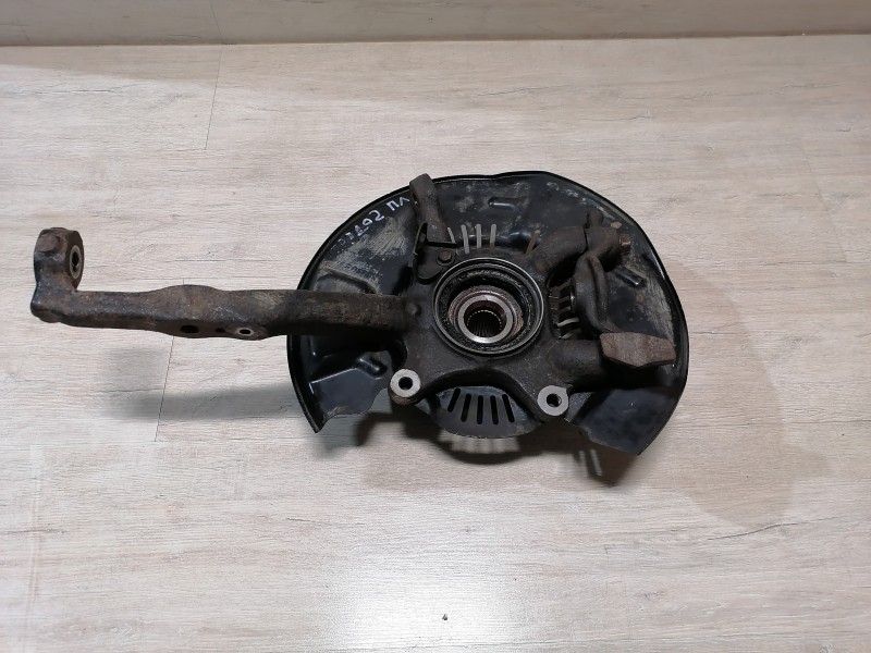 Prado 150 №2 кулак передний левый в сборе