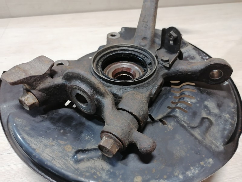 Prado 150 №2 кулак передний левый в сборе