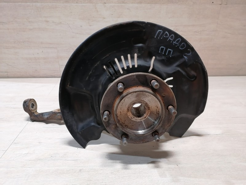Prado 150 №2 кулак передний правый в сборе