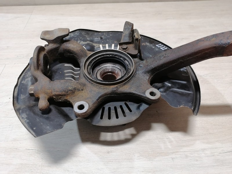 Prado 150 №2 кулак передний правый в сборе