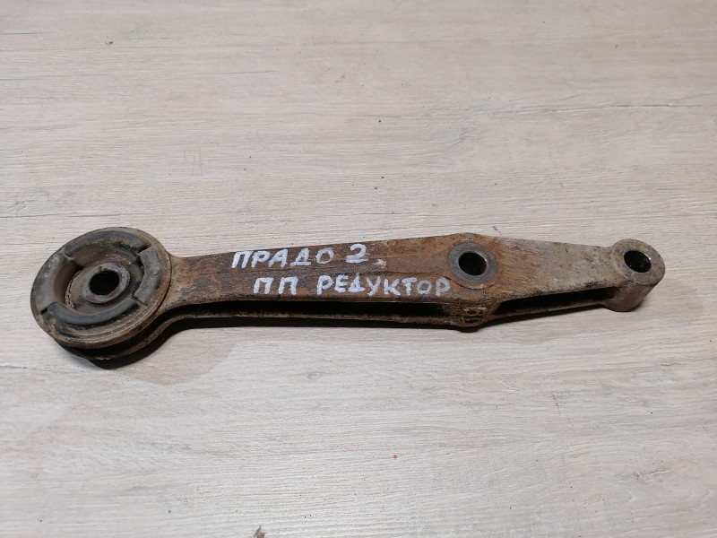 Prado 150 №2 кронштейн переднего редуктора правый