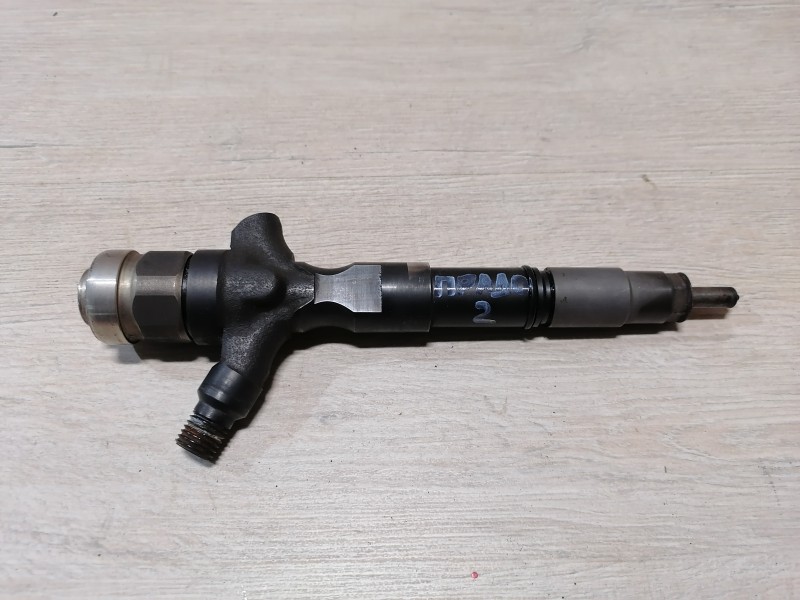 Prado 150 №2 форсунка топливная деф