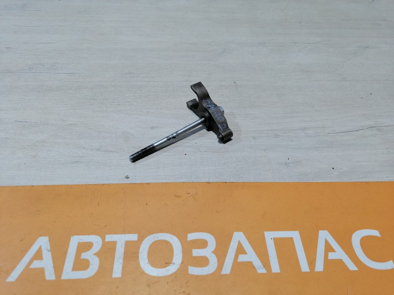 Prado 150 №2 кронштейн топливной форсунки