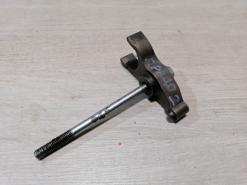 Prado 150 №2 кронштейн топливной форсунки