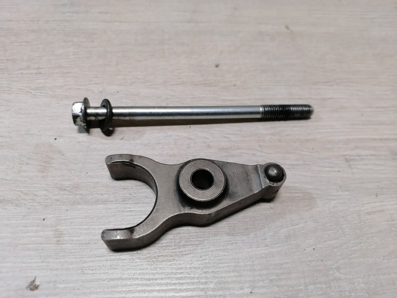 Prado 150 №2 кронштейн топливной форсунки