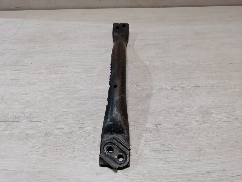 Prado 150 №2 кронштейн балки акпп правый