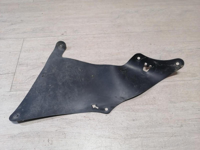 Prado 150 №2 пыльник двигателя правый