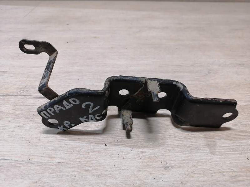 Prado 150 №2 кронштейн ограничителя двери багажника