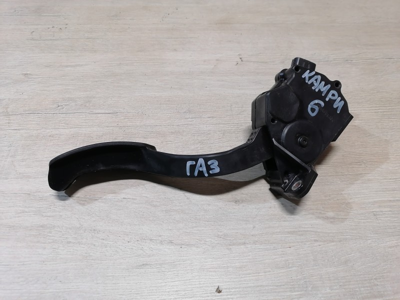 Camry v40 №6 педаль газа