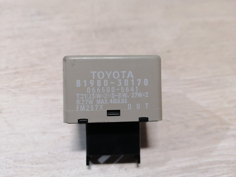 Camry v40 №6 реле поворотов