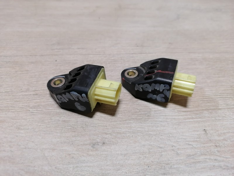 Camry v40 №6 датчик удара задний