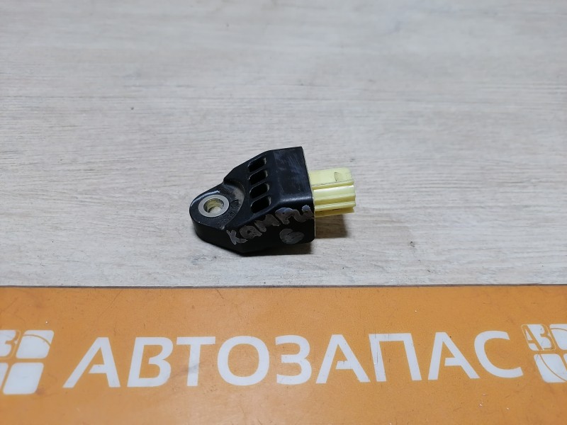 Camry v40 №6 датчик удара задний