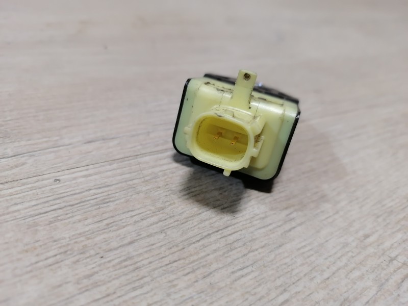 Camry v40 №6 датчик удара задний