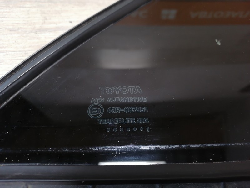 Camry v40 №6 форточка правая 11