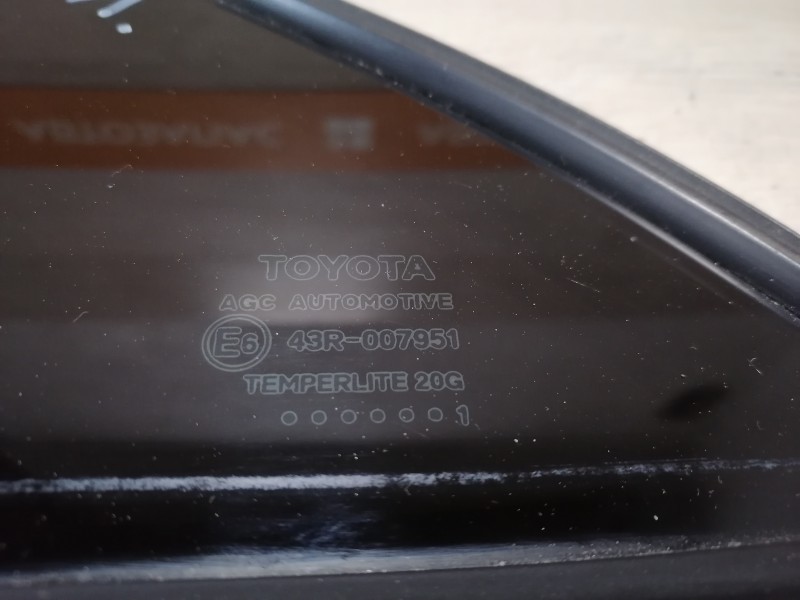 Camry v40 №6 форточка левая 11