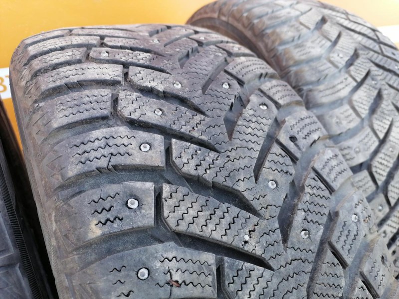 Camry v40 №6 шина 215/60 R16 TOYO зима шипы 18год